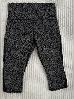 lululemon athletica Black Marled Capri Leggings